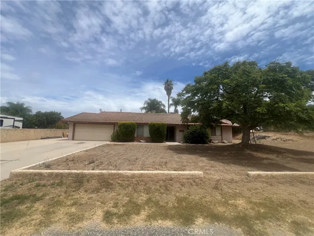 17450 Paula, Riverside, California 92504
