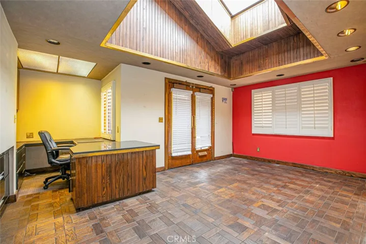 208 S Louise Street, Glendale, California 91205