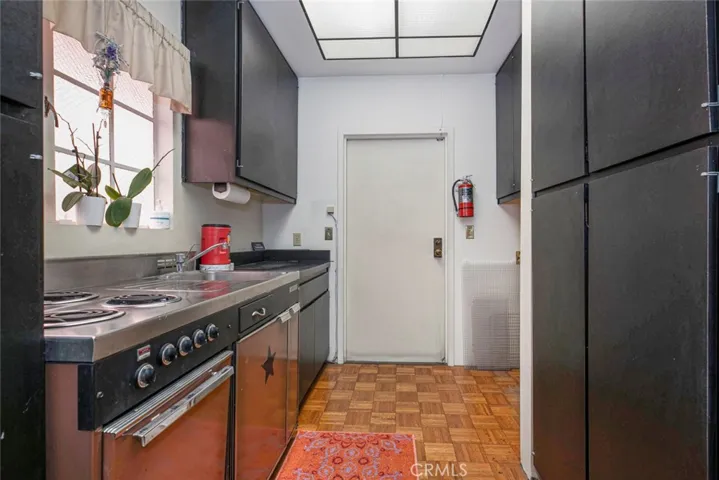 208 S Louise Street, Glendale, California 91205