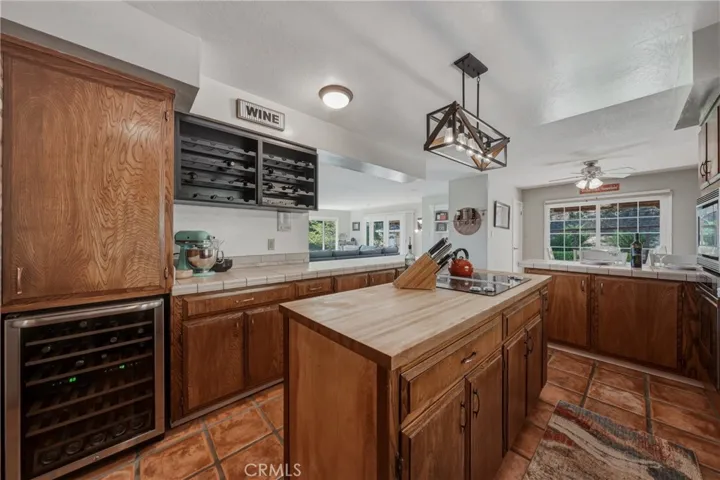 3295 S Lake Court, Kelseyville, California 95451