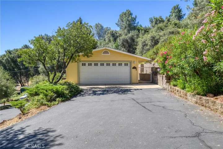 3295 S Lake Court, Kelseyville, California 95451