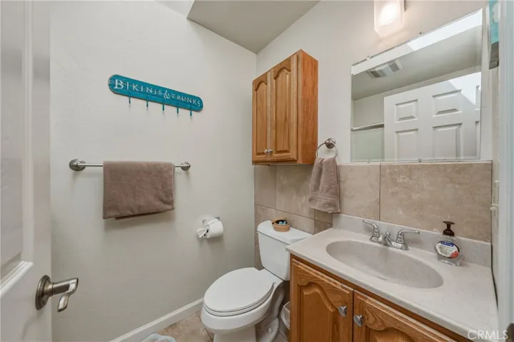 3295 S Lake Court, Kelseyville, California 95451