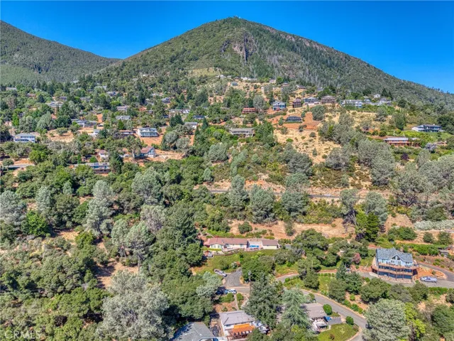 3295 S Lake Court, Kelseyville, California 95451