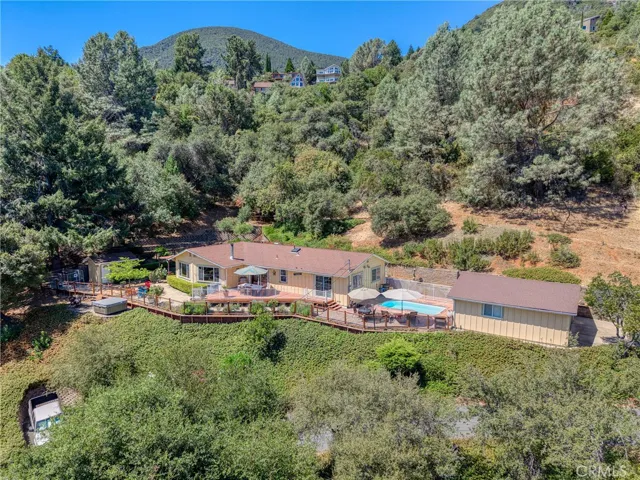 3295 S Lake Court, Kelseyville, California 95451