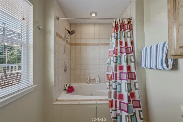 3295 S Lake Court, Kelseyville, California 95451