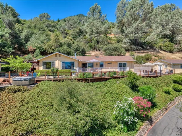 3295 S Lake Court, Kelseyville, California 95451