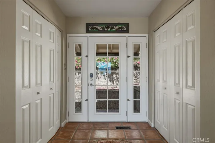 3295 S Lake Court, Kelseyville, California 95451