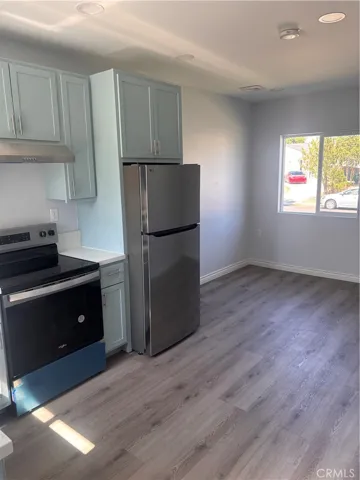 10133 Kester, San Fernando, California 91345