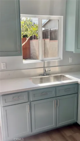 10133 Kester, San Fernando, California 91345