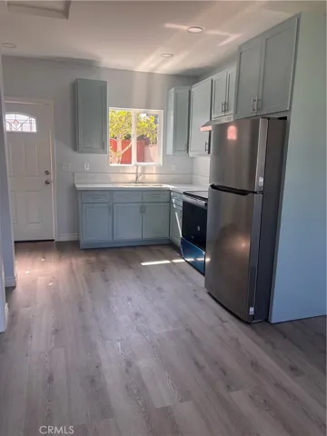 10133 Kester, San Fernando, California 91345