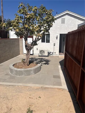 10133 Kester, San Fernando, California 91345