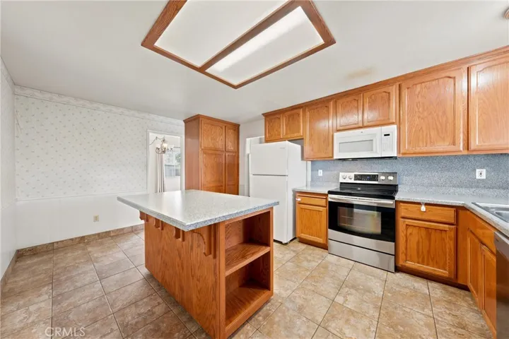 3611 Oak Drive, Clearlake, California 95422