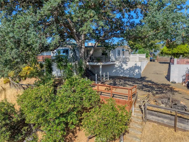 back of home showing driveway