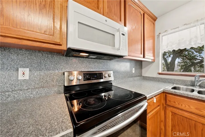 3611 Oak Drive, Clearlake, California 95422