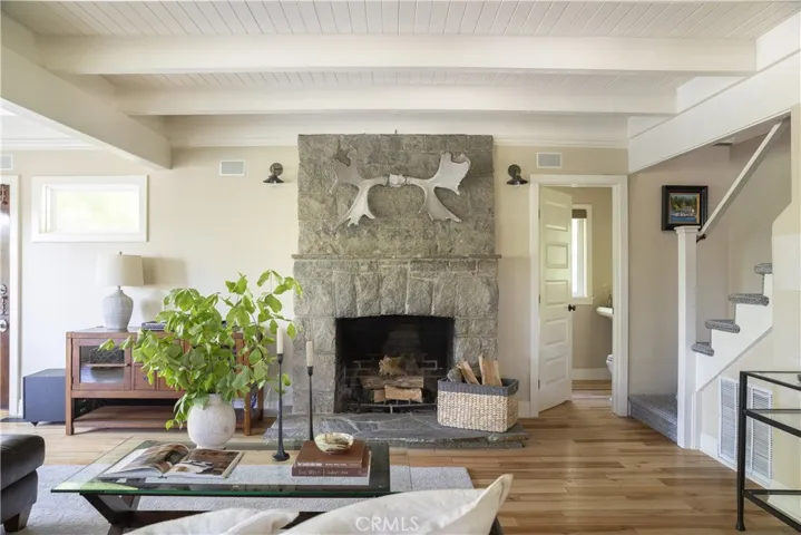 27780 Lakes Edge Drive, Lake Arrowhead, California 92352