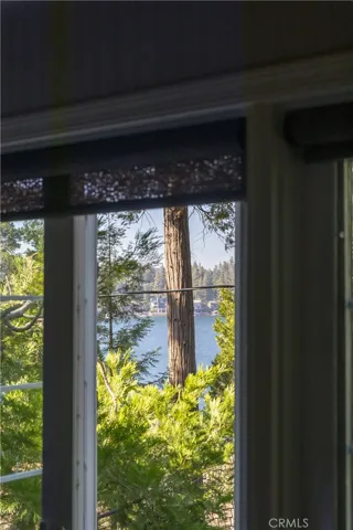 27780 Lakes Edge Drive, Lake Arrowhead, California 92352