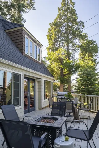 27780 Lakes Edge Drive, Lake Arrowhead, California 92352