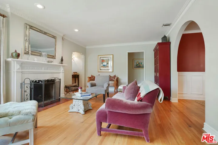 4648 Columbus Avenue, Sherman Oaks, California 91403