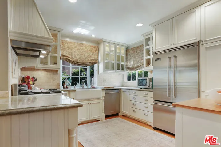 4648 Columbus Avenue, Sherman Oaks, California 91403