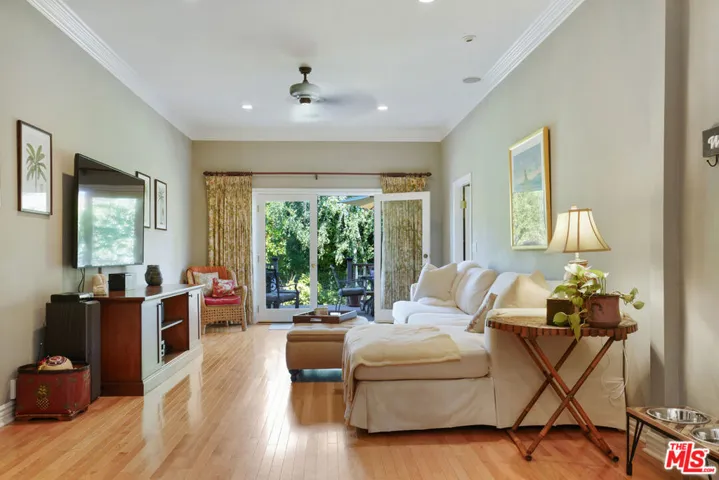 4648 Columbus Avenue, Sherman Oaks, California 91403