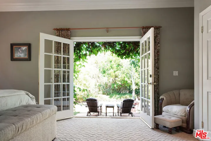 4648 Columbus Avenue, Sherman Oaks, California 91403