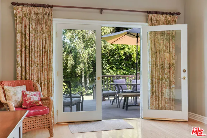 4648 Columbus Avenue, Sherman Oaks, California 91403