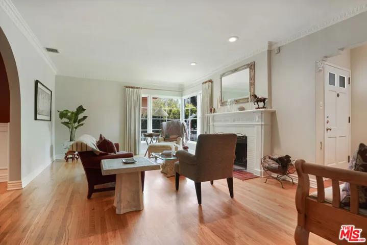 4648 Columbus Avenue, Sherman Oaks, California 91403
