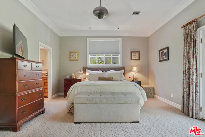 4648 Columbus Avenue, Sherman Oaks, California 91403