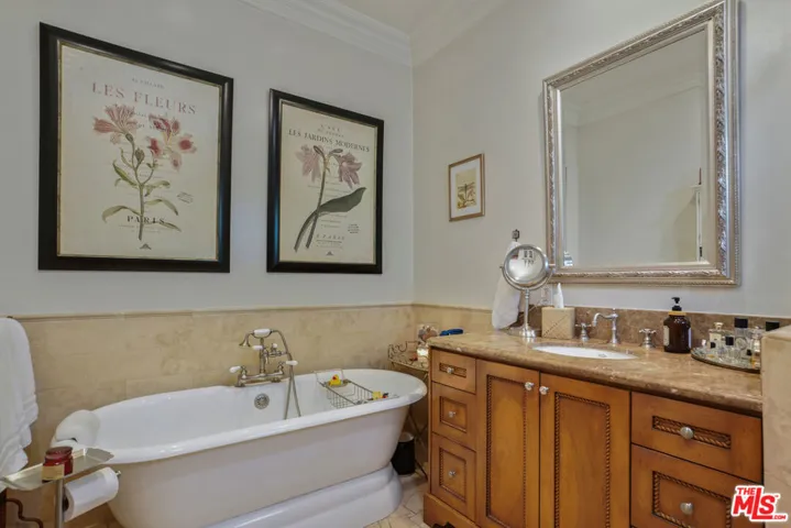 4648 Columbus Avenue, Sherman Oaks, California 91403