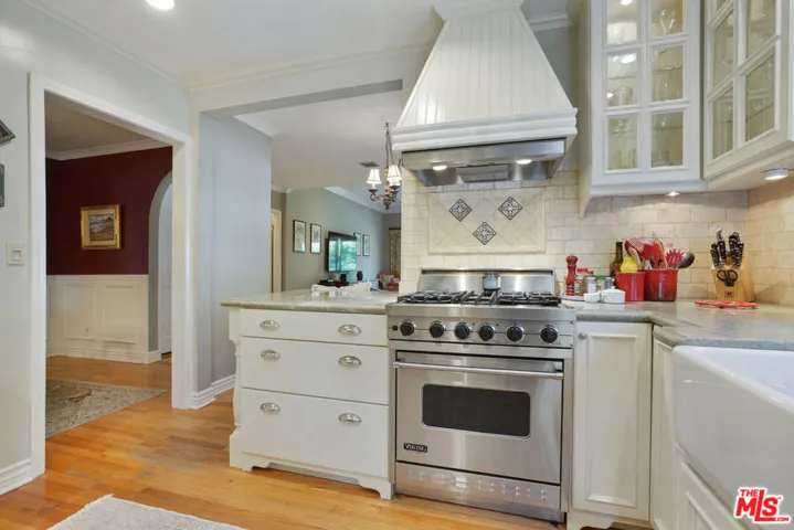 4648 Columbus Avenue, Sherman Oaks, California 91403