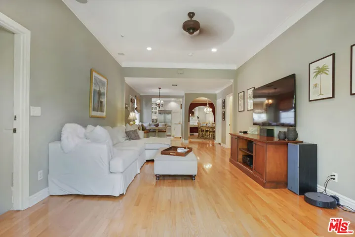 4648 Columbus Avenue, Sherman Oaks, California 91403