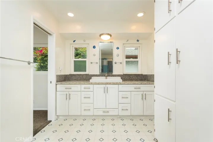 3316 Mills Avenue, La Crescenta, California 91214