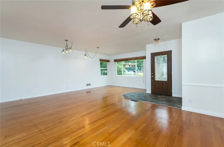 3316 Mills Avenue, La Crescenta, California 91214