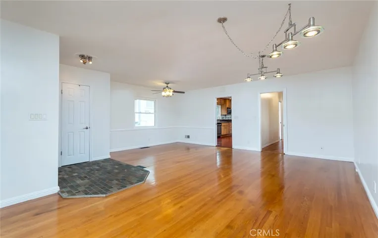 3316 Mills Avenue, La Crescenta, California 91214