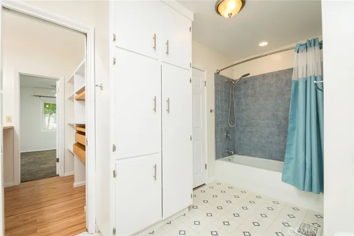 3316 Mills Avenue, La Crescenta, California 91214
