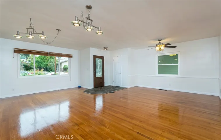 3316 Mills Avenue, La Crescenta, California 91214