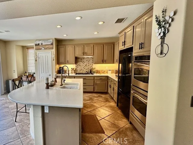 Kitchen picture A