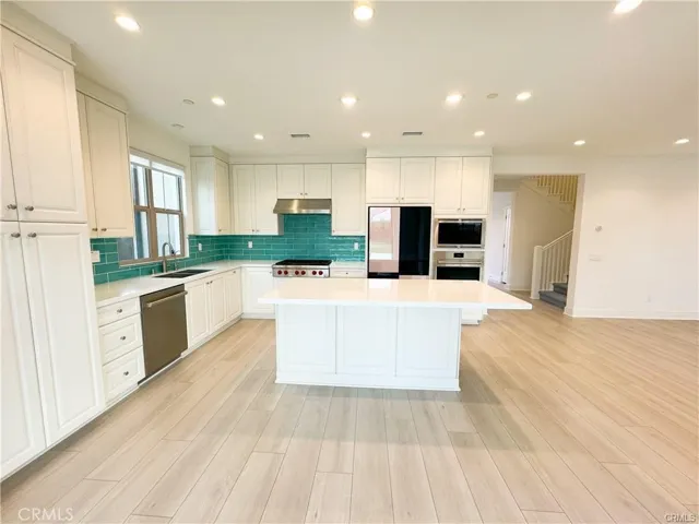 148 Sabbia, Irvine, California 92602