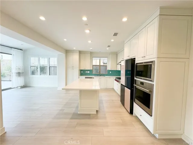 148 Sabbia, Irvine, California 92602