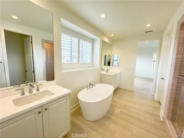148 Sabbia, Irvine, California 92602