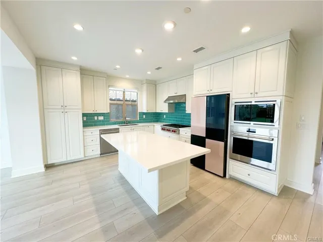 148 Sabbia, Irvine, California 92602