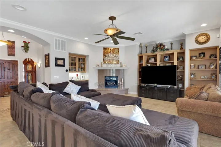 19189 Kanbridge, Apple Valley, California 92308
