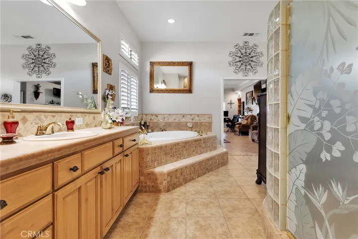 19189 Kanbridge, Apple Valley, California 92308