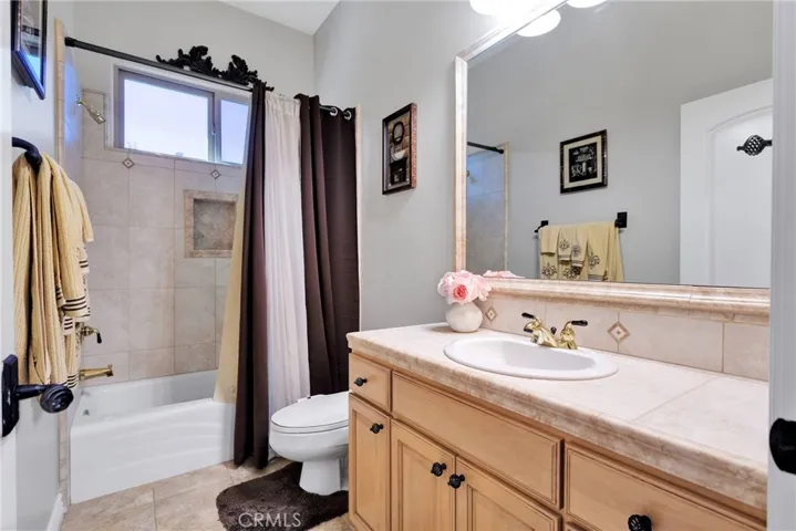 19189 Kanbridge, Apple Valley, California 92308