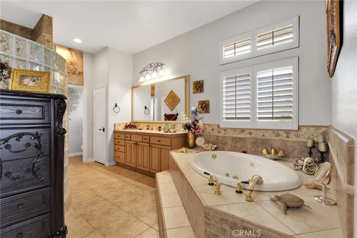 19189 Kanbridge, Apple Valley, California 92308