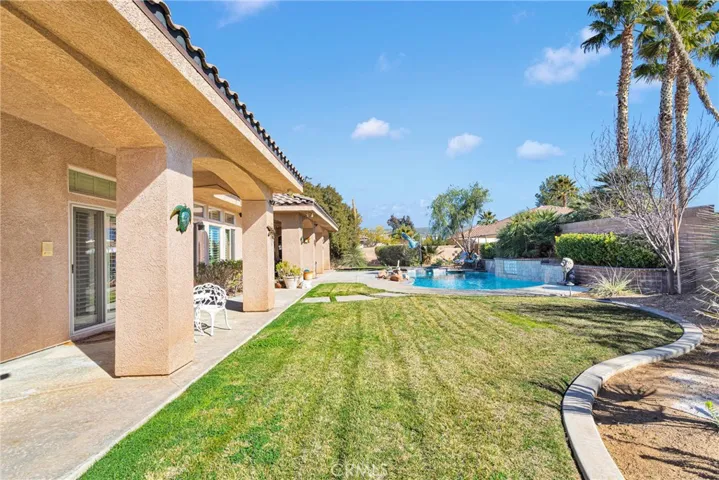 19189 Kanbridge, Apple Valley, California 92308