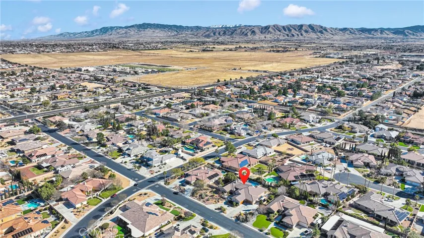 19189 Kanbridge, Apple Valley, California 92308