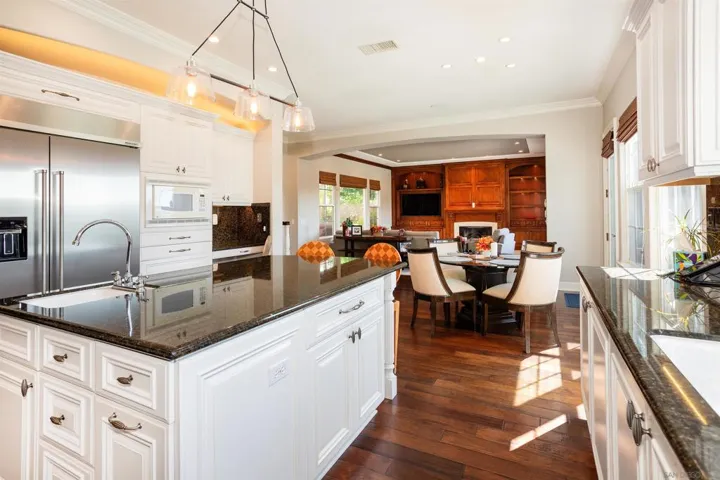 4198 Philbrook Square, San Diego, California 92130