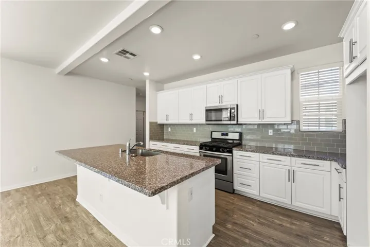 6111 Rosewood Way, Eastvale, California 92880