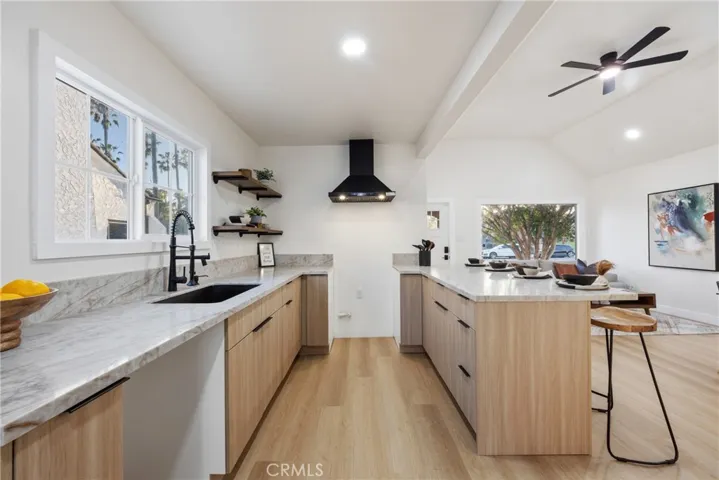 5613 S Rimpau, Los Angeles, California 90043